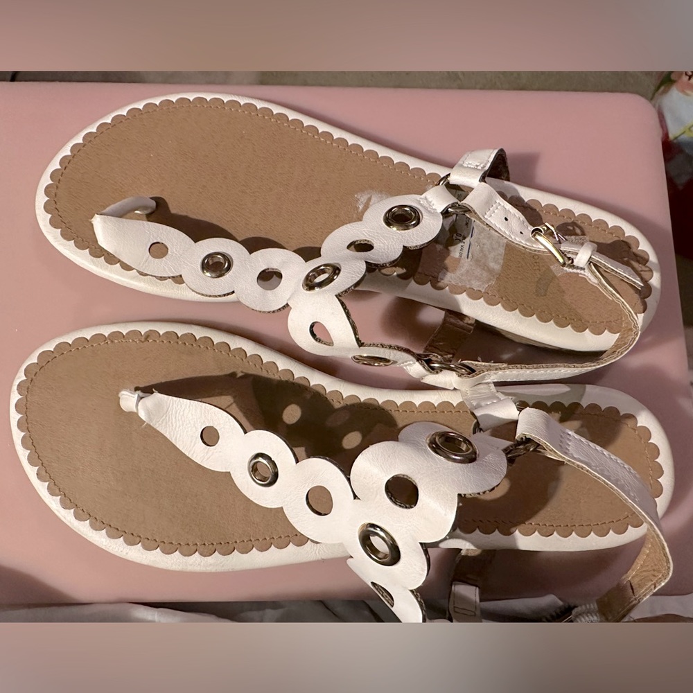 Report White flat thong buckle sandal with circles and gold hardware grommets - Picture 10 of 13